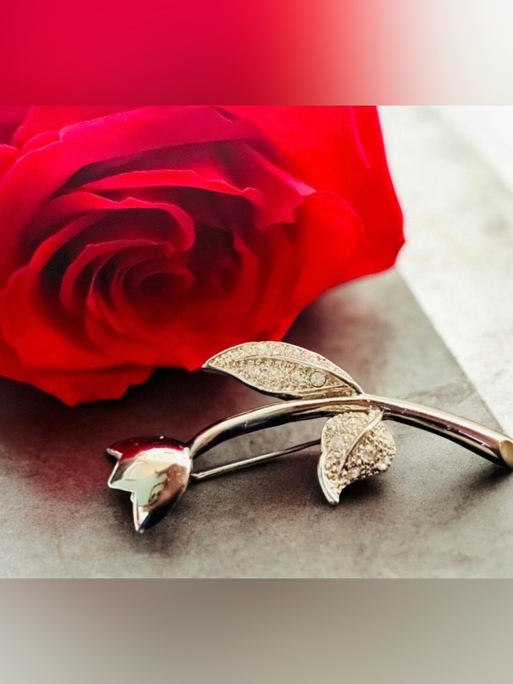 🔴Silver Flower and CZ Brooch